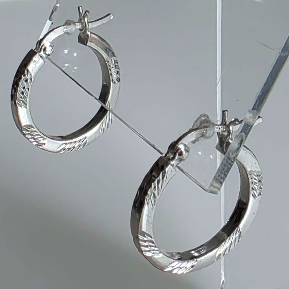 Sterling Silver Diamond Cut Hoop Earrings